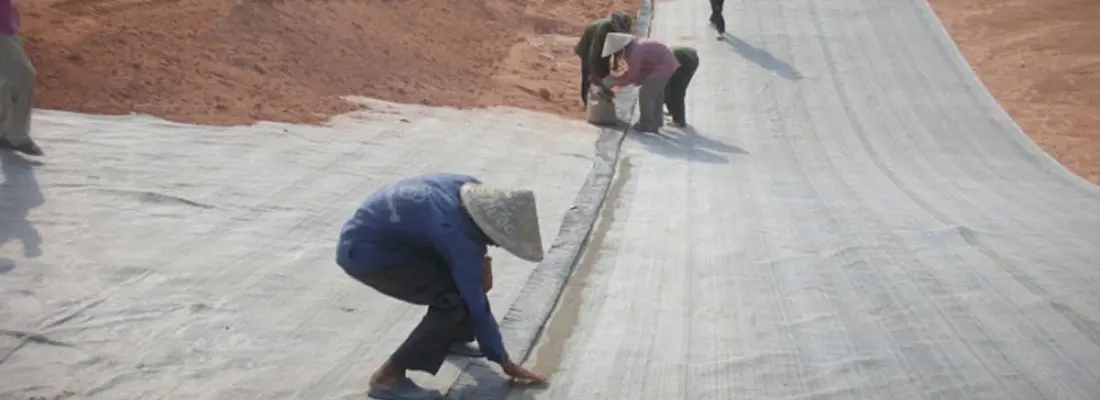 HÌnh ảnh thi công màng chống thấm bentonite gcl