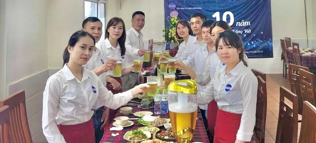 Tiệc chúc mừng ngày thành lập công ty