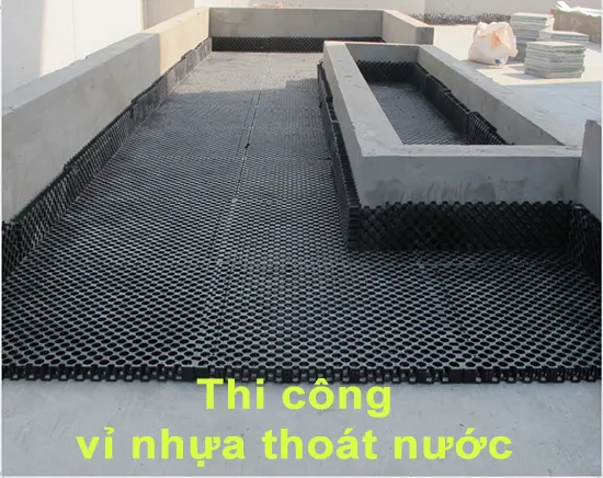 Thi công vỉ nhựa thoát nước 500x500x30